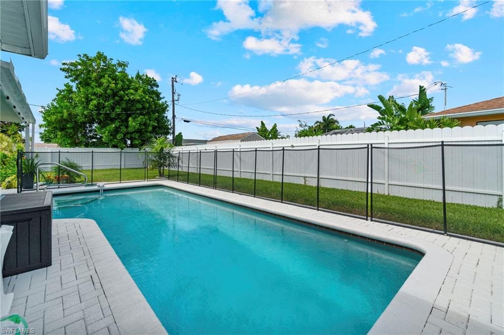 2906 10th Ave, Cape Coral, FL 33904-33