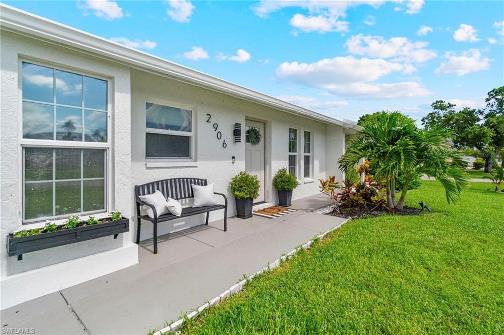 2906 10th Ave, Cape Coral, FL 33904-3
