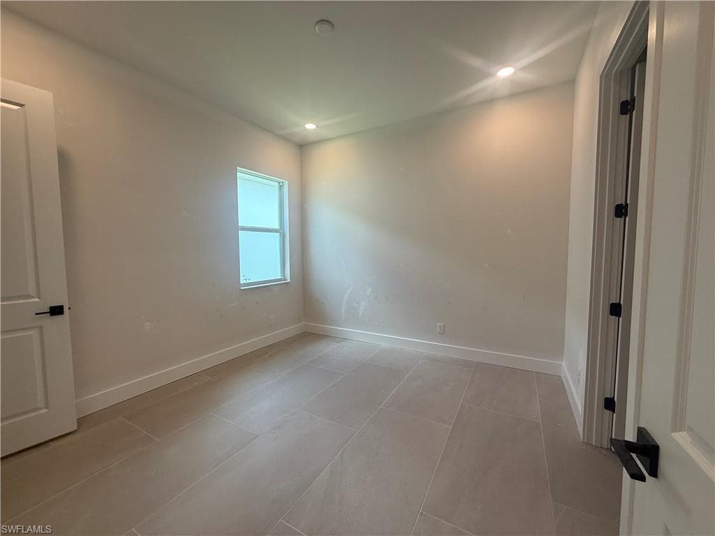 8705 Driftwood Dr, Naples, FL 34114-12