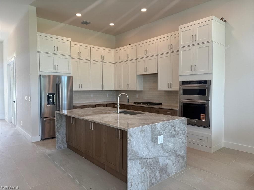 8705 Driftwood Dr, Naples, FL 34114-2
