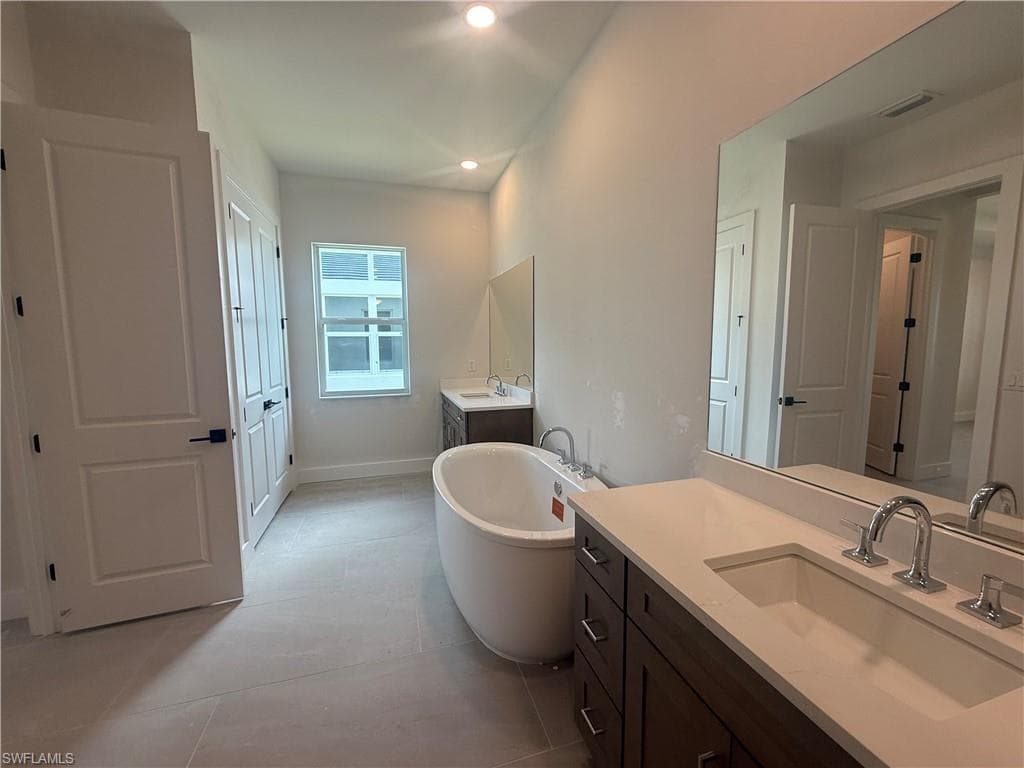 8705 Driftwood Dr, Naples, FL 34114-7