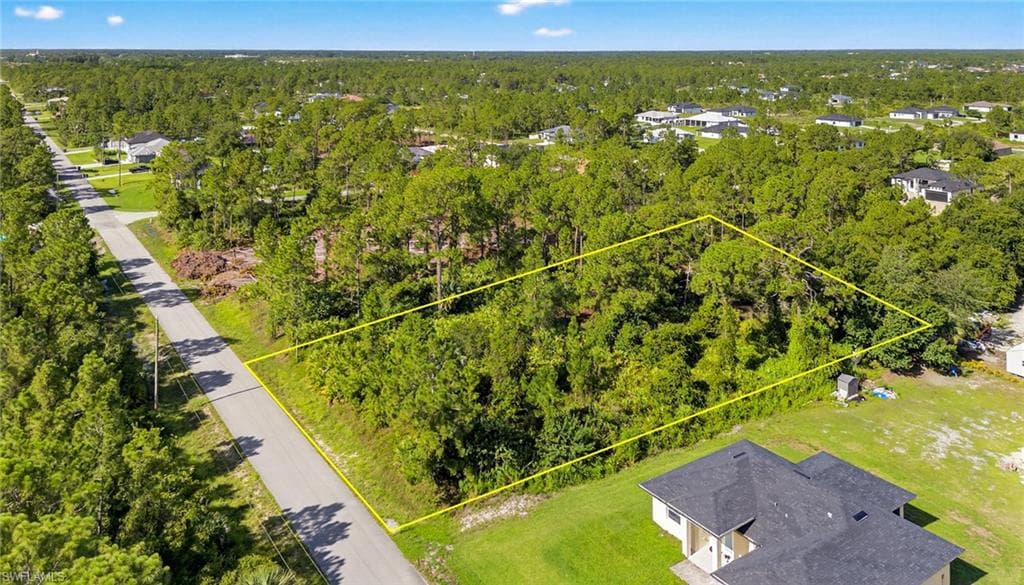 1107 Congress Ave, Lehigh Acres, FL 33972-2