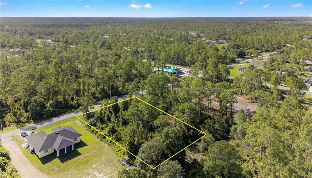 1107 Congress Ave, Lehigh Acres, FL 33972-4