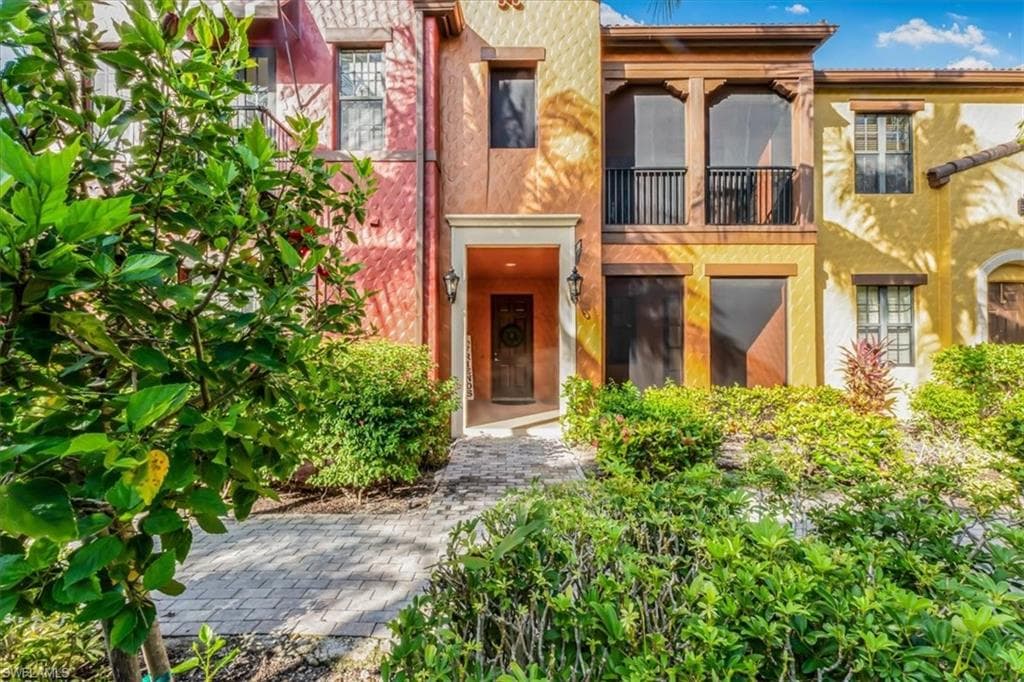 9163 Delano St 10002, Naples, FL 34113-1