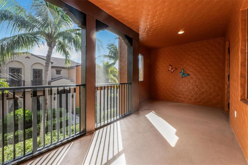 9163 Delano St 10002, Naples, FL 34113-29