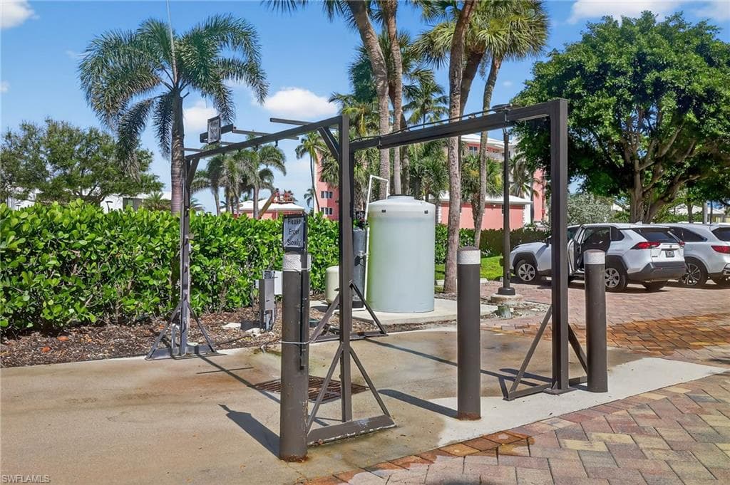 2400 Gulf Shore Blvd N 603, Naples, FL 34103-35