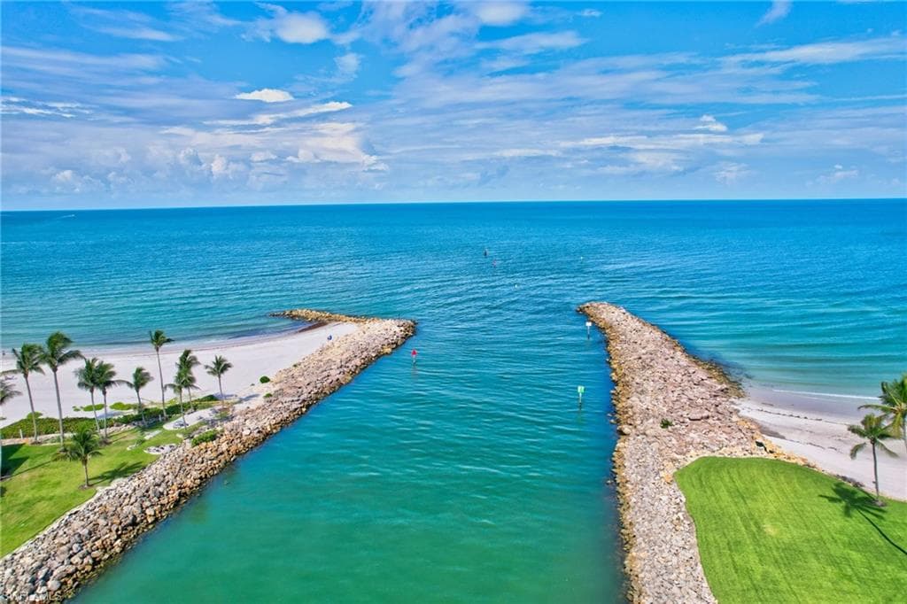 2400 Gulf Shore Blvd N 603, Naples, FL 34103-42