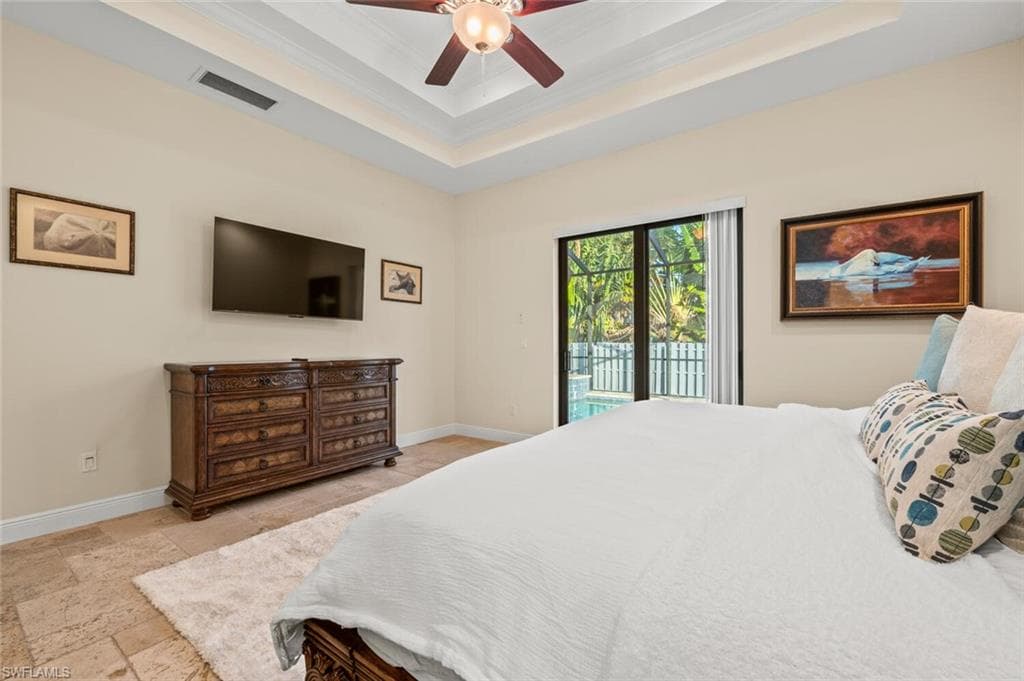 837 105th Ave N, Naples, FL 34108-9