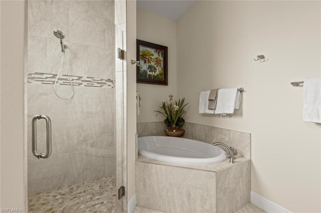 837 105th Ave N, Naples, FL 34108-16
