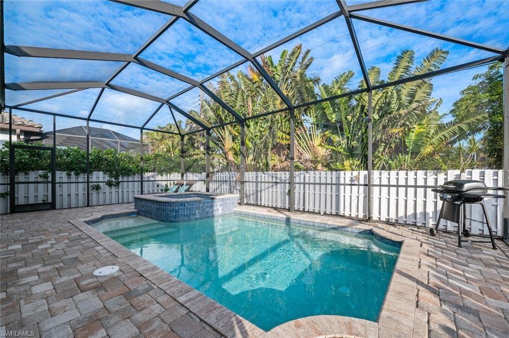 837 105th Ave N, Naples, FL 34108-21