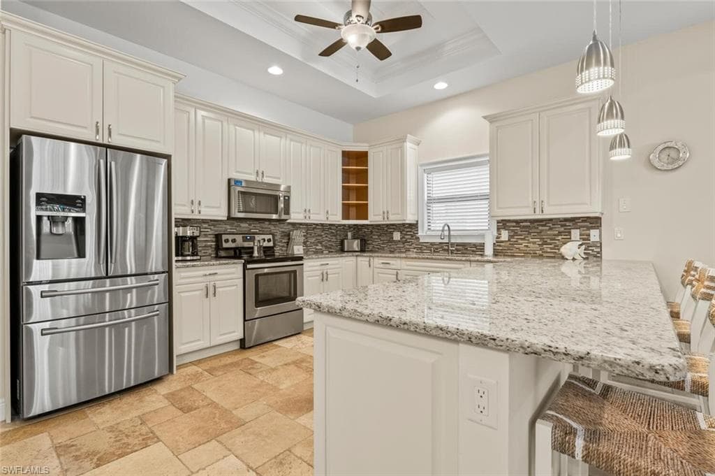 837 105th Ave N, Naples, FL 34108-25