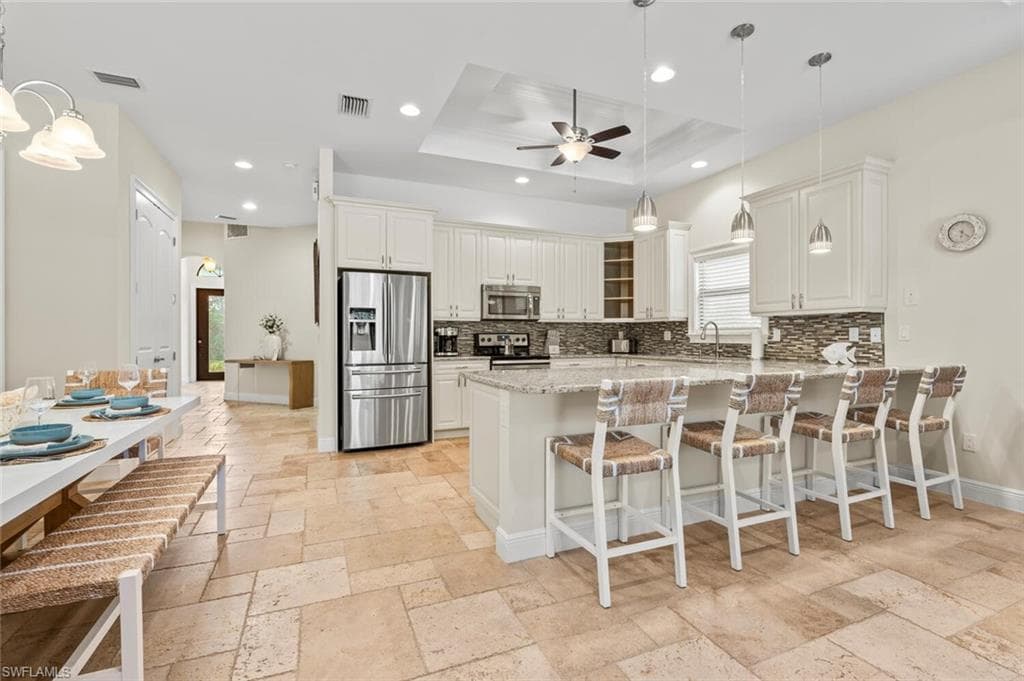 837 105th Ave N, Naples, FL 34108-26