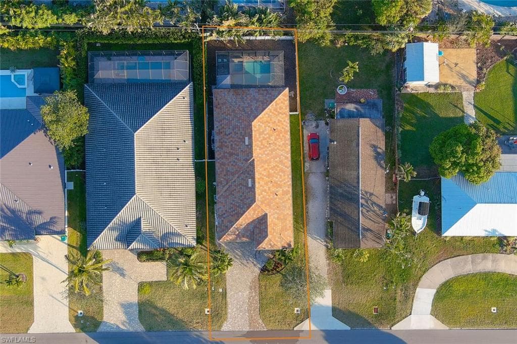 837 105th Ave N, Naples, FL 34108-27