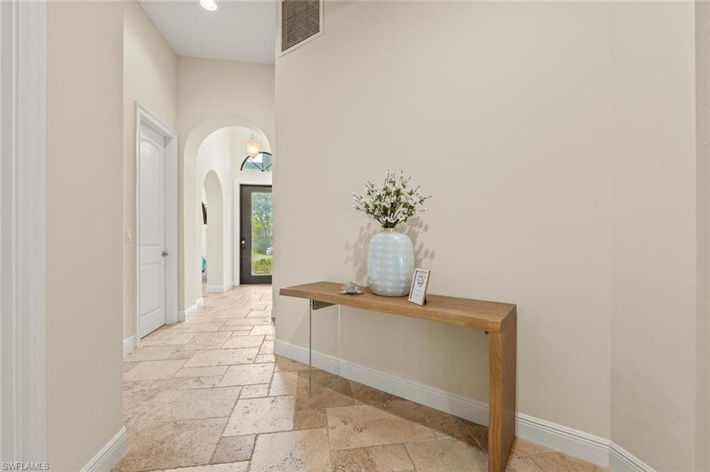 837 105th Ave N, Naples, FL 34108-28
