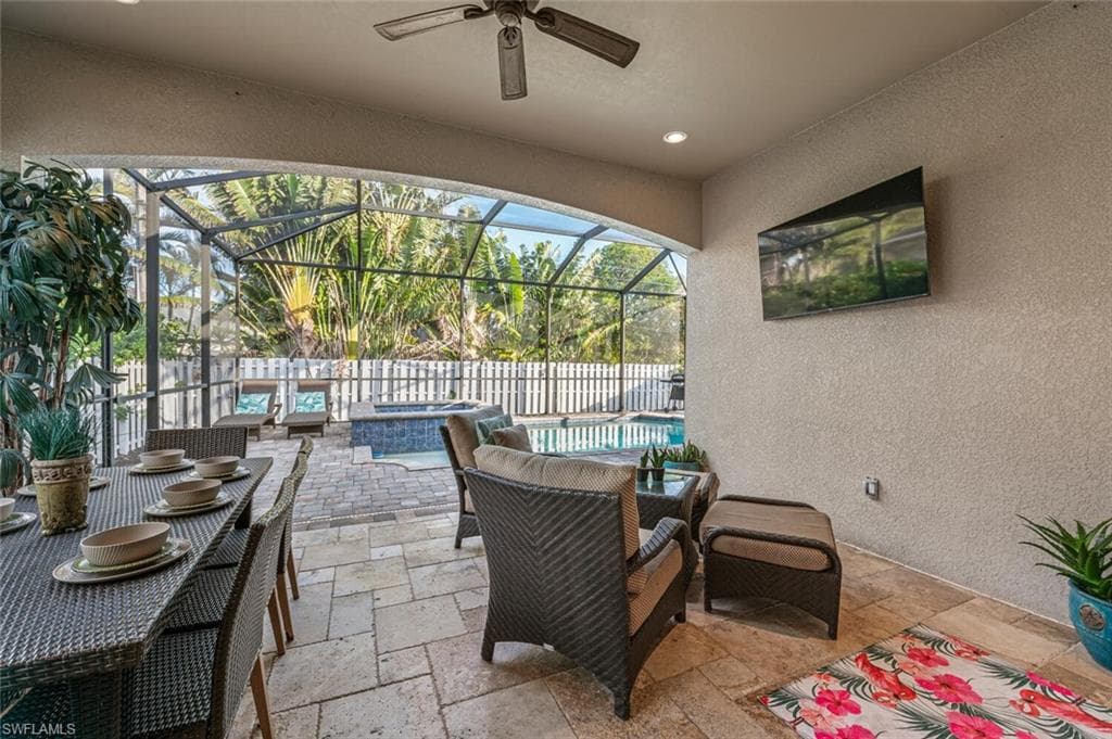 837 105th Ave N, Naples, FL 34108-4