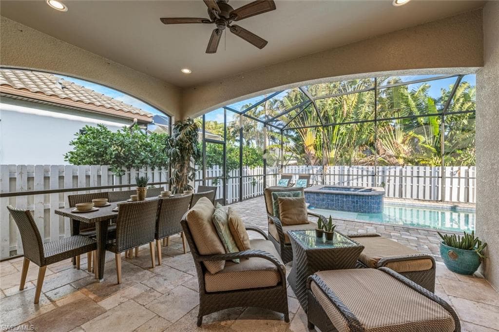 837 105th Ave N, Naples, FL 34108-5