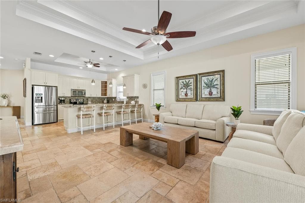 837 105th Ave N, Naples, FL 34108-7