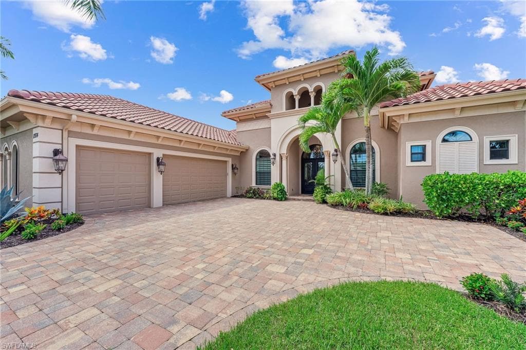 11974 Maidstone Ct, Naples, FL 34120-2