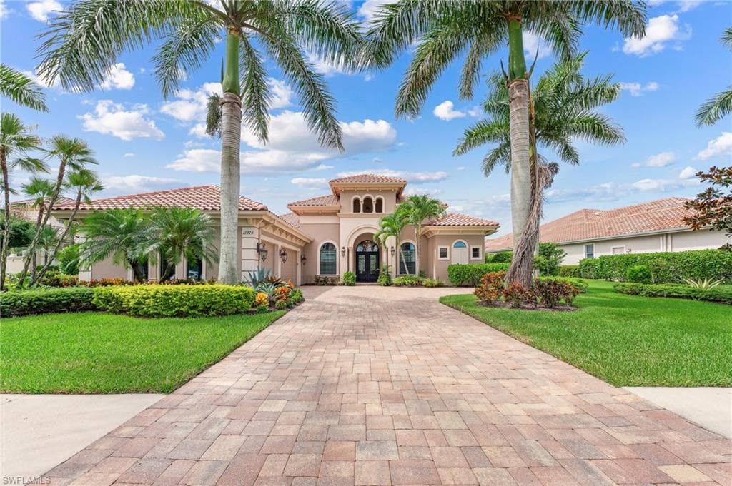 11974 Maidstone Ct, Naples, FL 34120-3