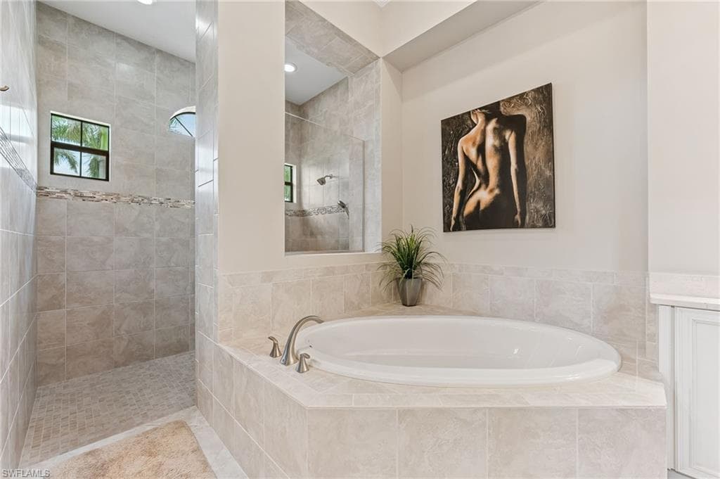 11974 Maidstone Ct, Naples, FL 34120-41