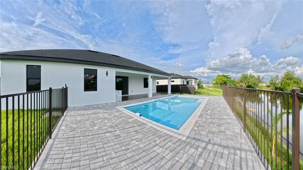 2126 26th St, Cape Coral, FL 33909-17