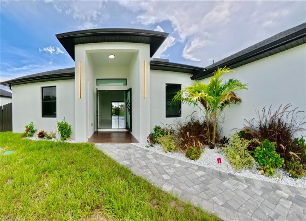 2126 26th St, Cape Coral, FL 33909-4