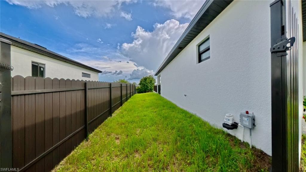 2126 26th St, Cape Coral, FL 33909-7