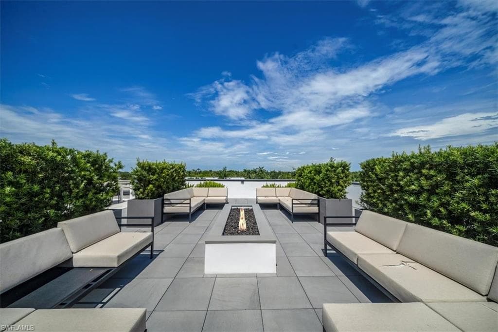 850 Central Ave 206, Naples, fl 34102-25