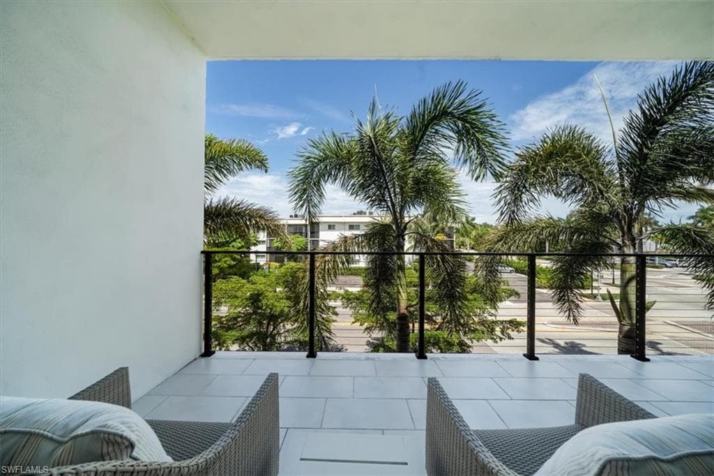 850 Central Ave 206, Naples, fl 34102-29