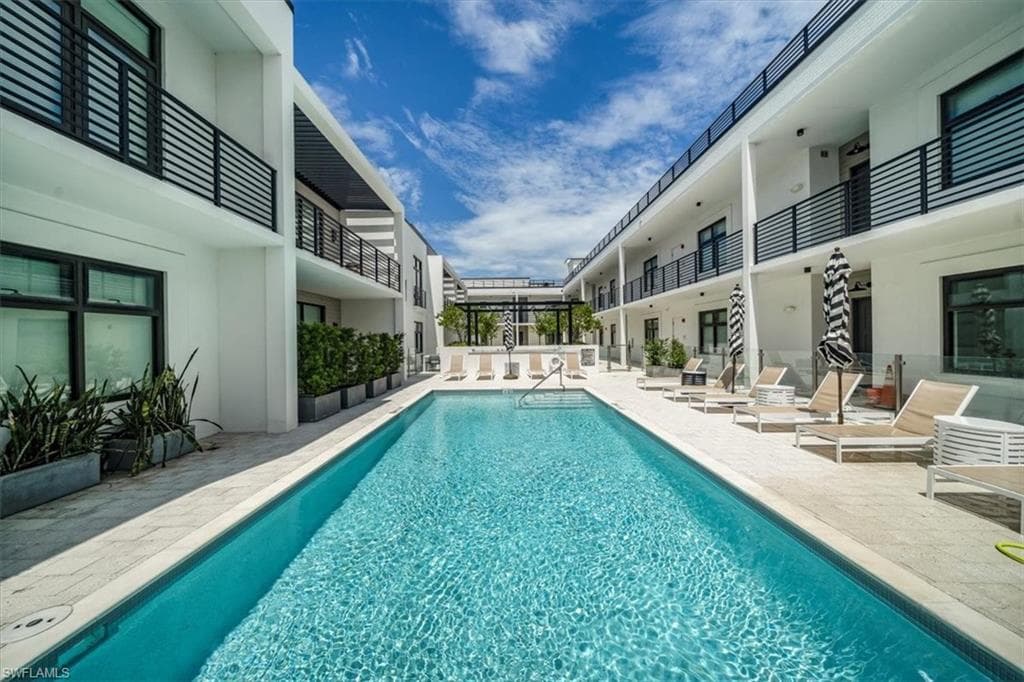 850 Central Ave 206, Naples, fl 34102-33