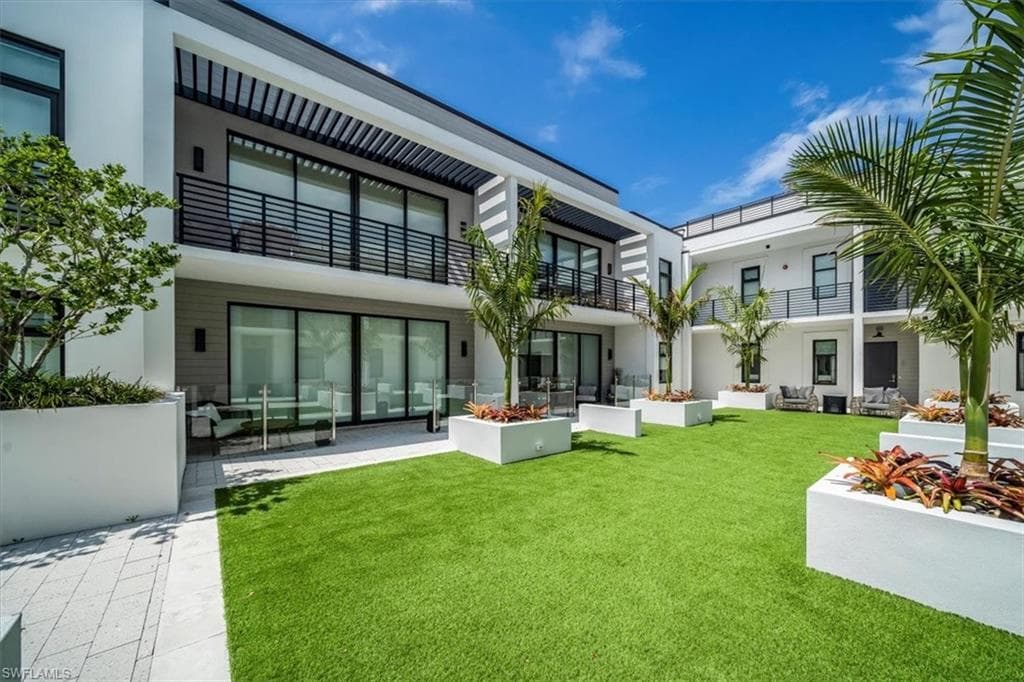 850 Central Ave 206, Naples, fl 34102-3