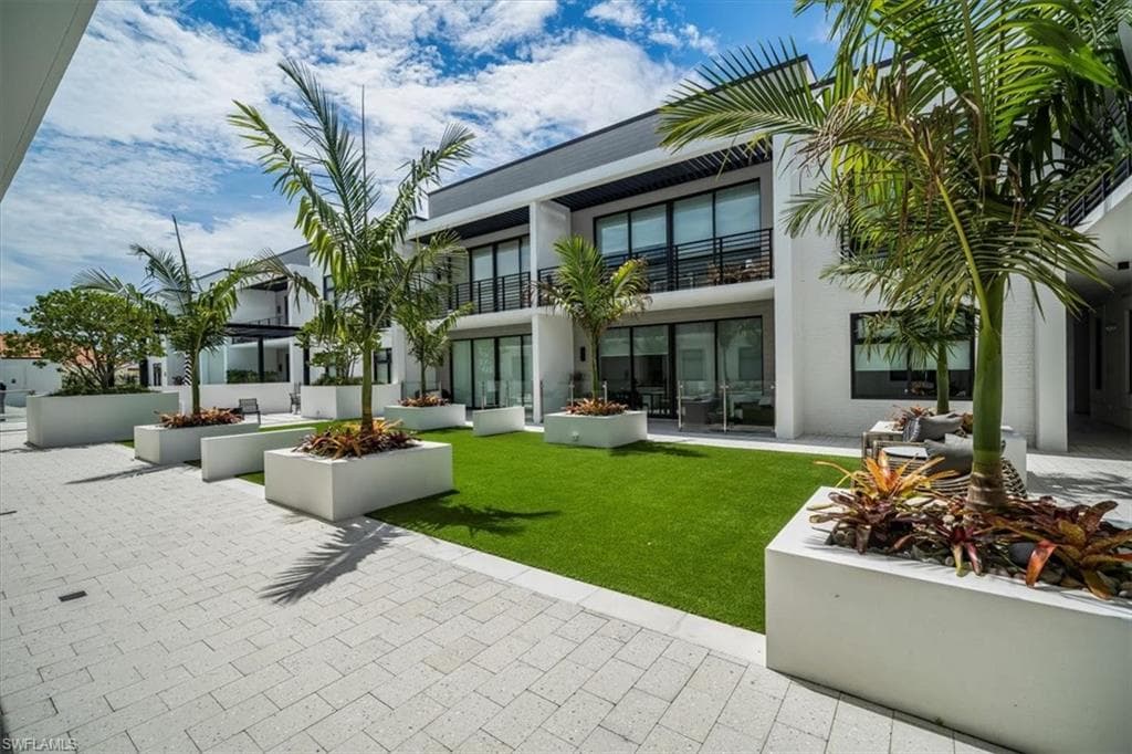 850 Central Ave 206, Naples, fl 34102-5
