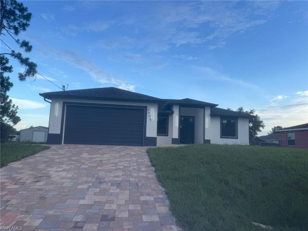 3905 33rd St SW, Lehigh Acres, FL 33976-2