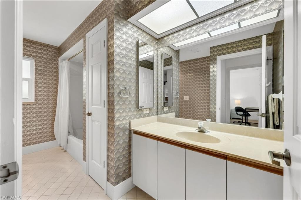 4150 Skyway Dr, Naples, FL 34112-20