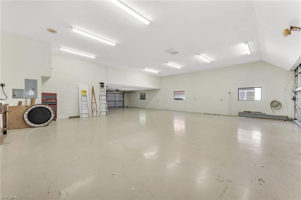 4150 Skyway Dr, Naples, FL 34112-7