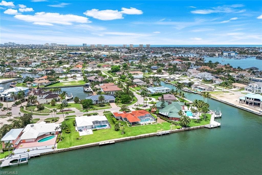 1268 Laurel Ct, Marco Island, FL 34145-15