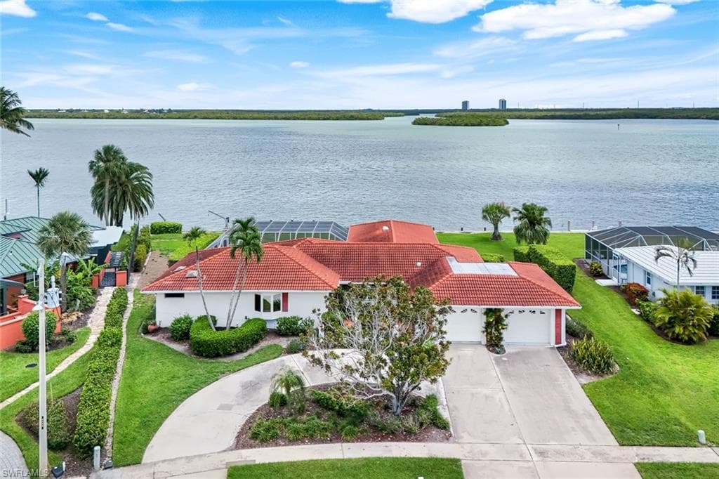 1268 Laurel Ct, Marco Island, FL 34145-1