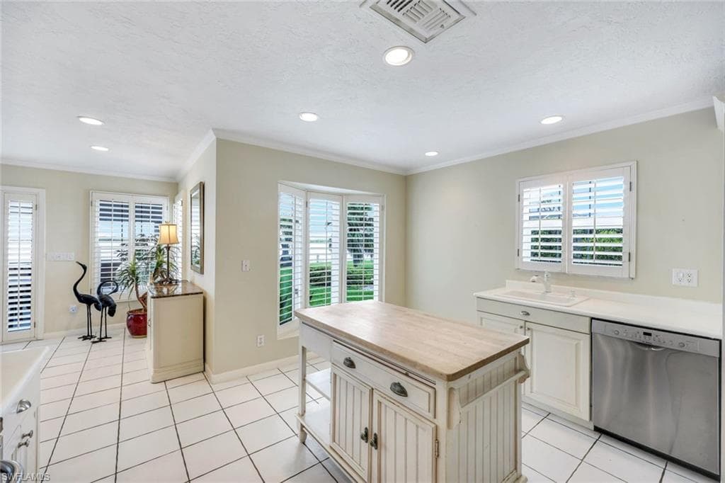 1268 Laurel Ct, Marco Island, FL 34145-21