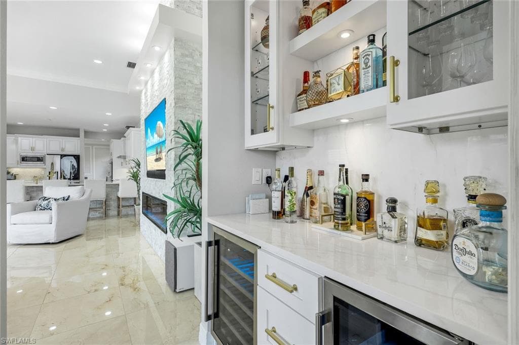 2927 Cinnamon Bay Cir, Naples, FL 34119-20