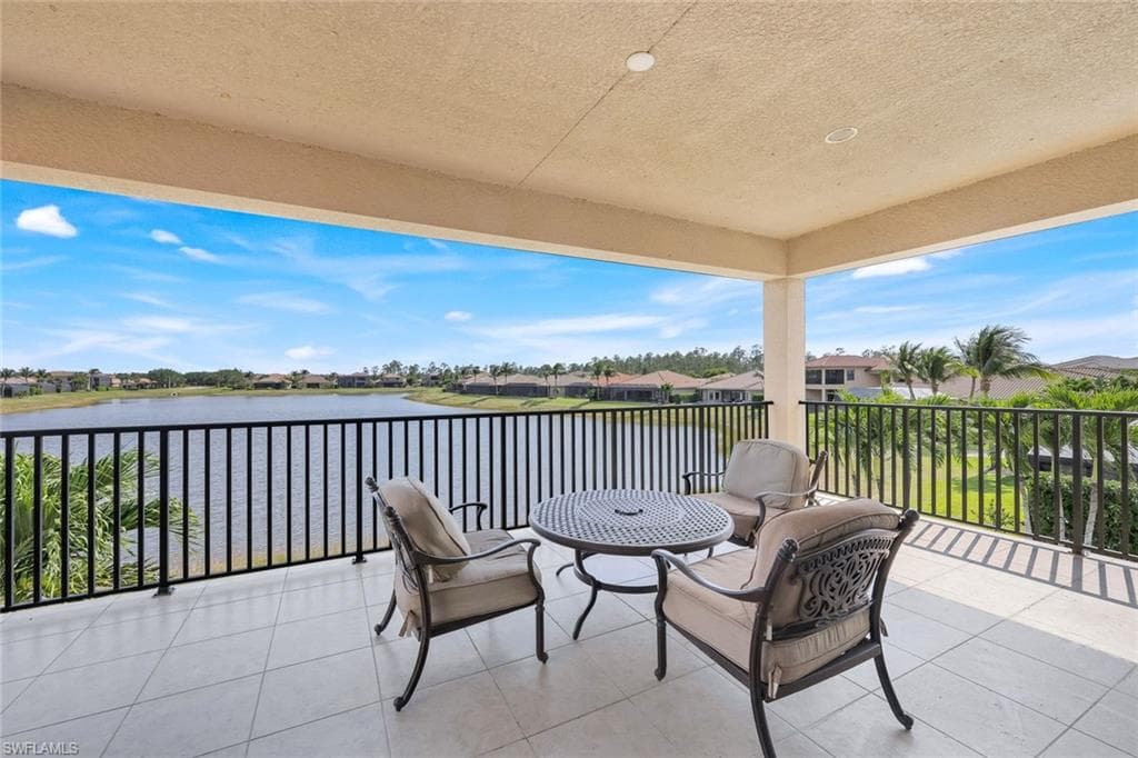 2927 Cinnamon Bay Cir, Naples, FL 34119-40