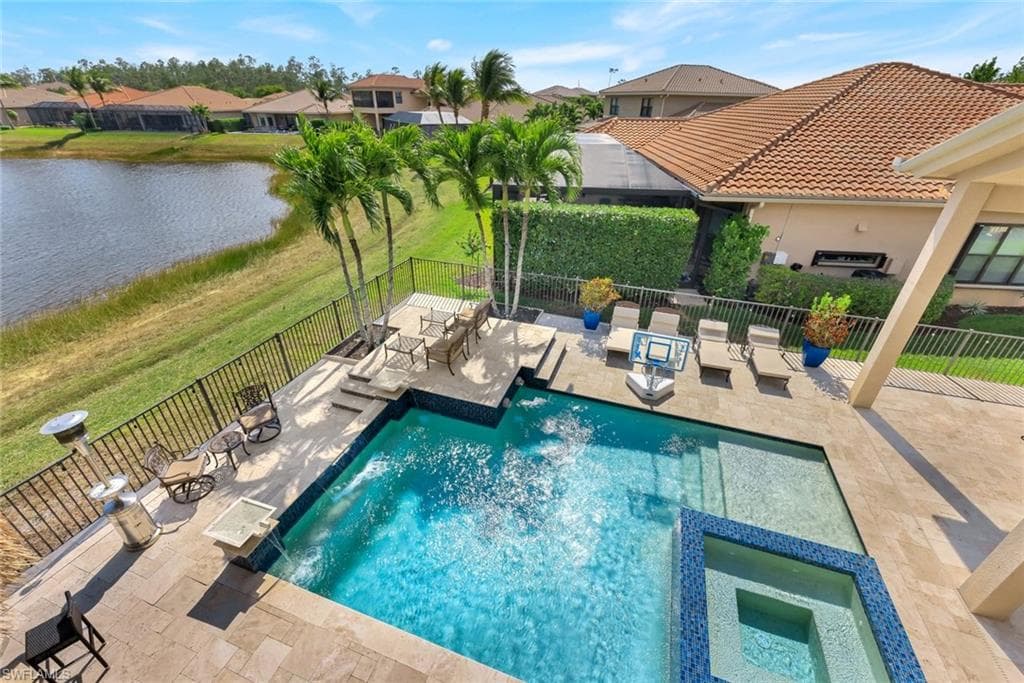 2927 Cinnamon Bay Cir, Naples, FL 34119-41