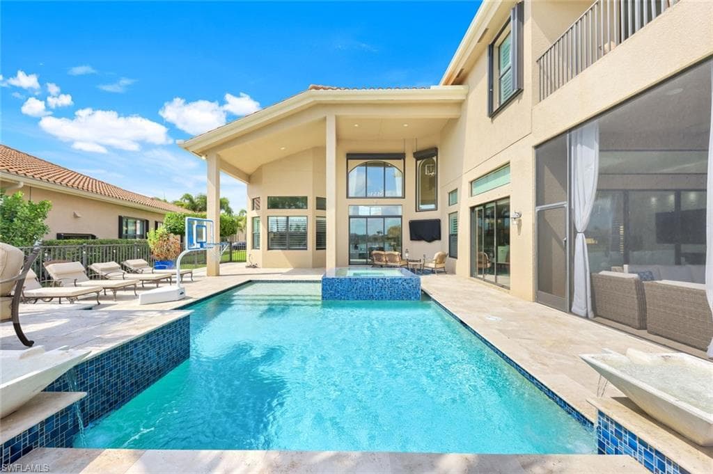 2927 Cinnamon Bay Cir, Naples, FL 34119-45