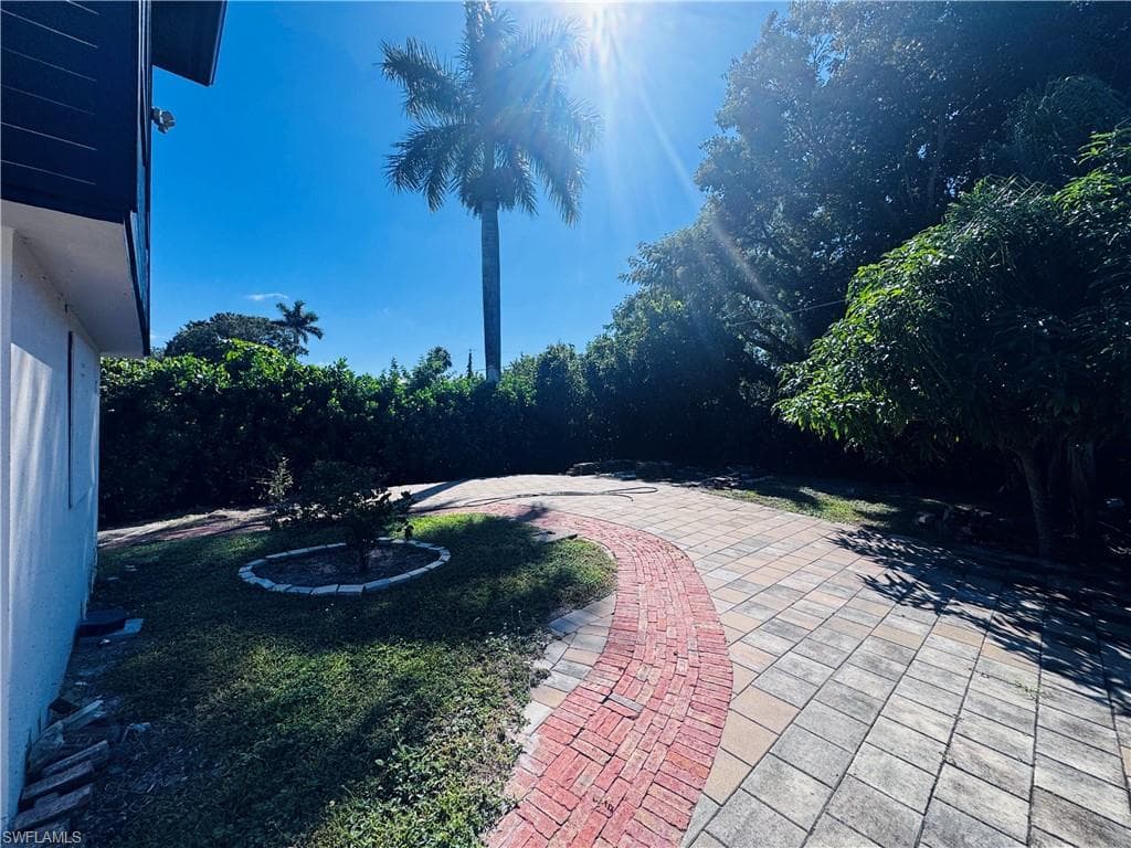 10190 Carolina St, Bonita Springs, FL 34135-20