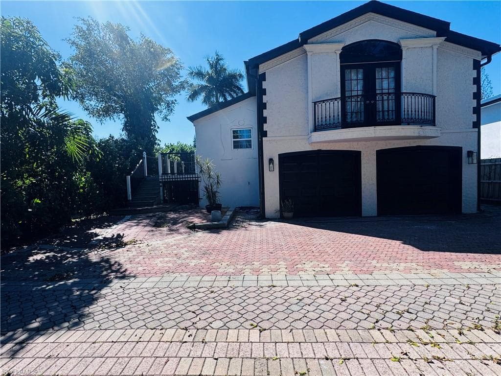 10190 Carolina St, Bonita Springs, FL 34135-1