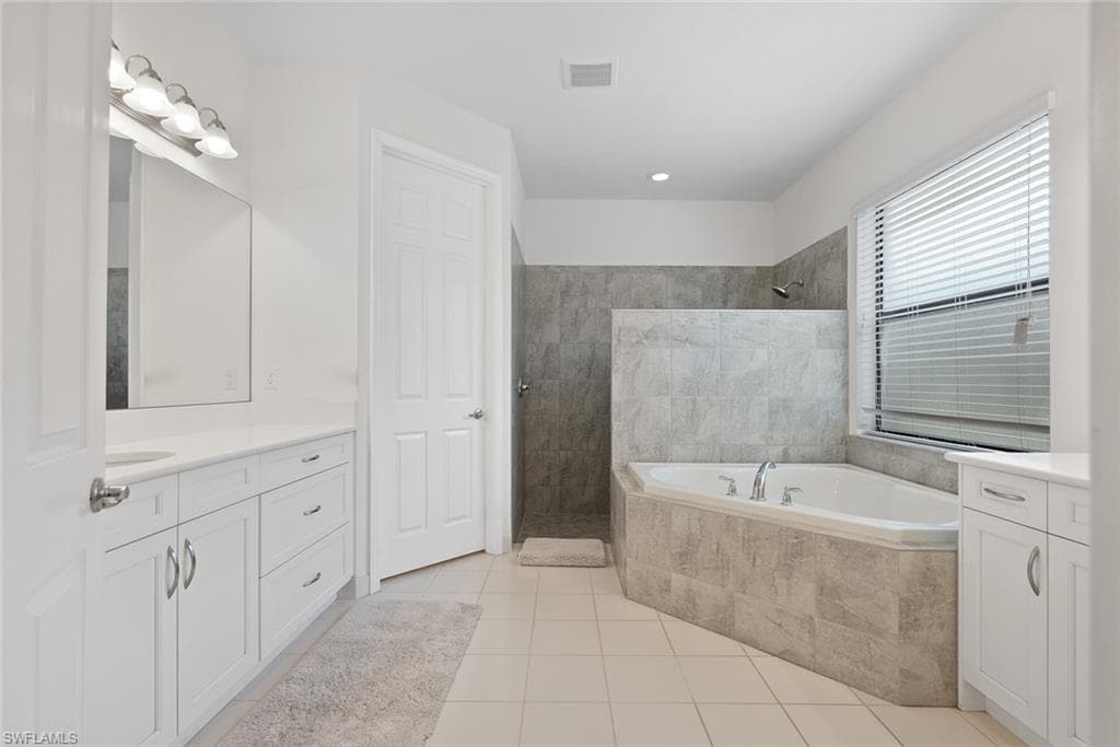 13750 Callisto Ave, Naples, FL 34109-13