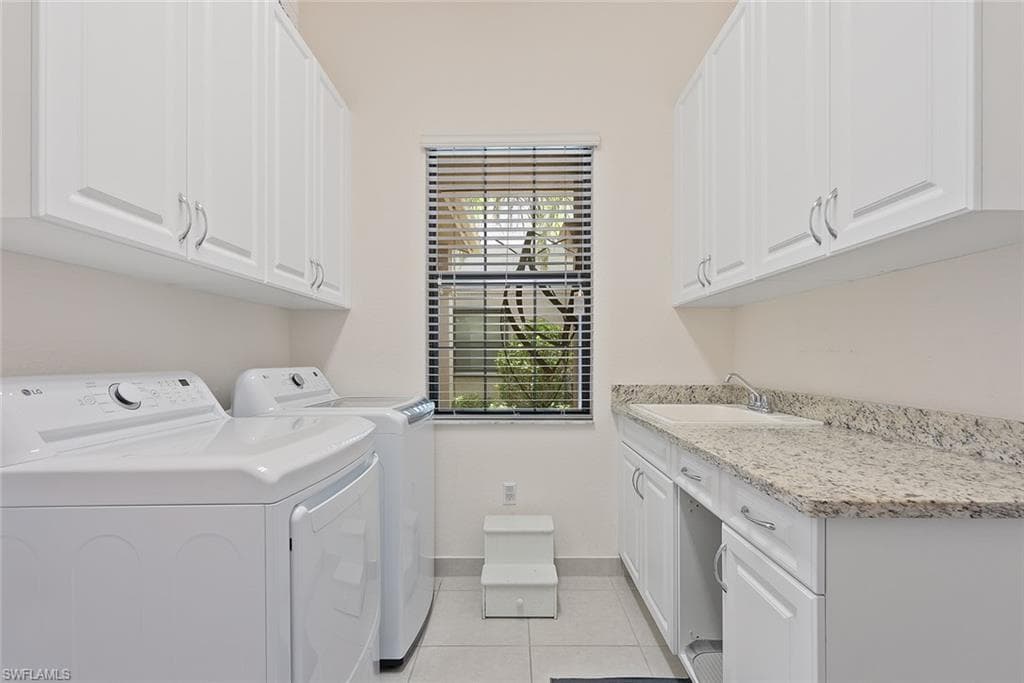 13750 Callisto Ave, Naples, FL 34109-18