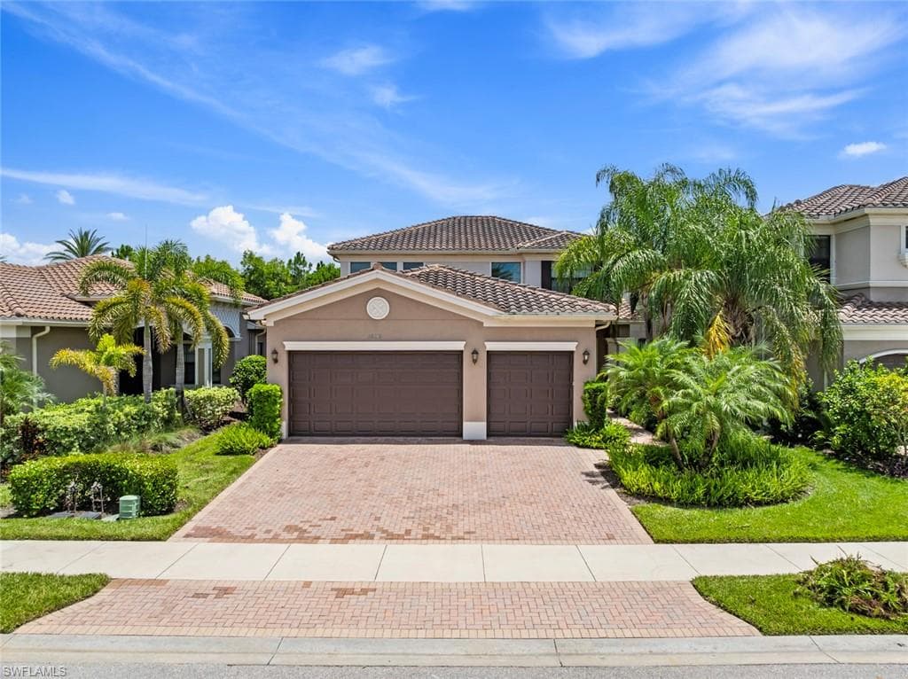 13750 Callisto Ave, Naples, FL 34109-1