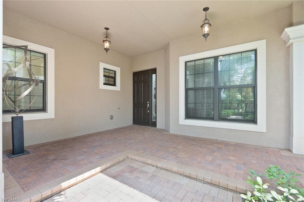 13750 Callisto Ave, Naples, FL 34109-2