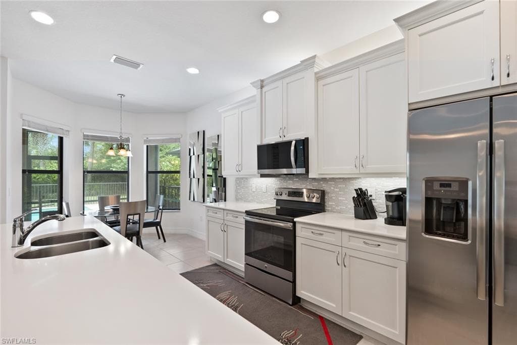 13750 Callisto Ave, Naples, FL 34109-4