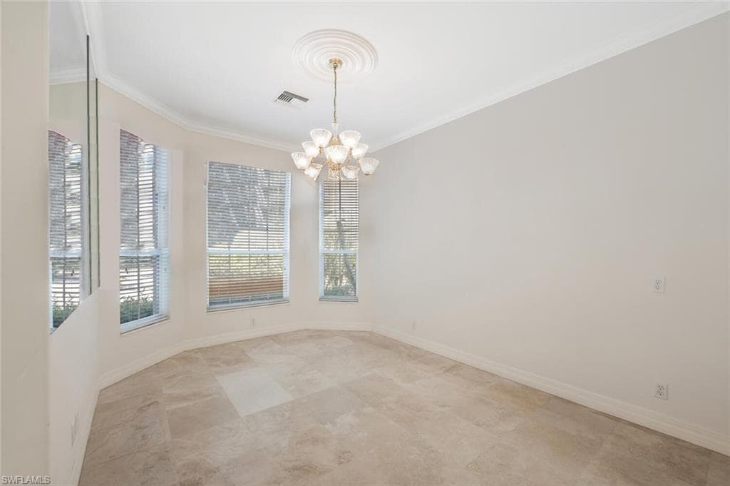 5072 Kensington High St, Naples, FL 34105-9